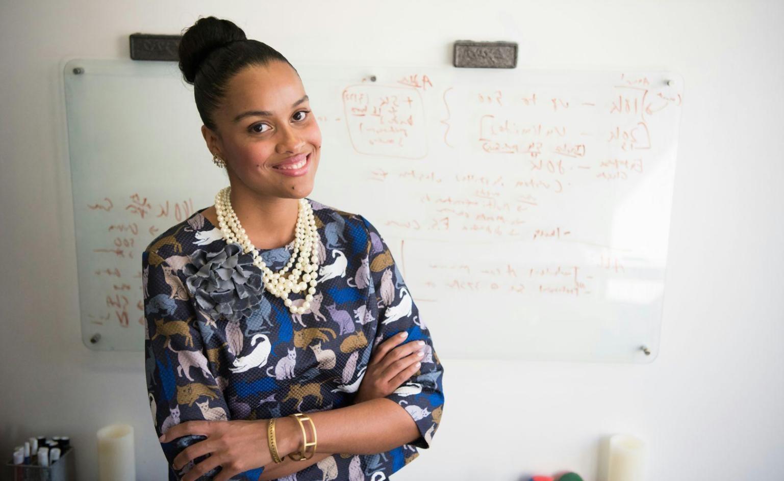 Équipe quinzarevo analysant des données financières dans nos bureaux d'Aix-en-Provence